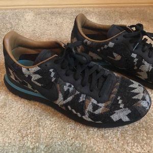 Nike Pendelton like new internationalist men’s 10